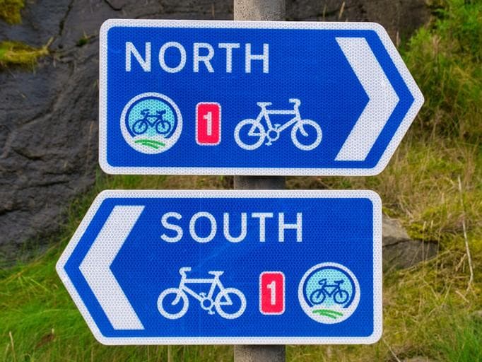 Road sign for the north and south of the UK. Regional accent differences can be even harder to familiarise oneself with when being taught online