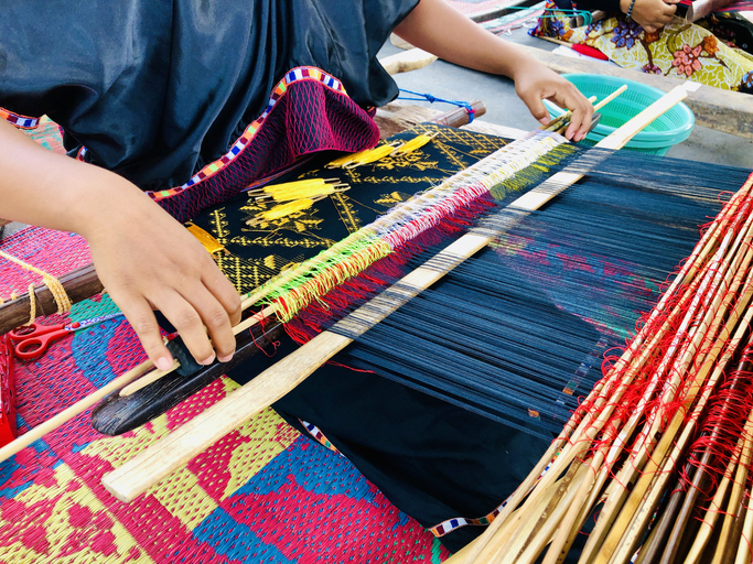 Four ways that study tours can put decolonisation into action