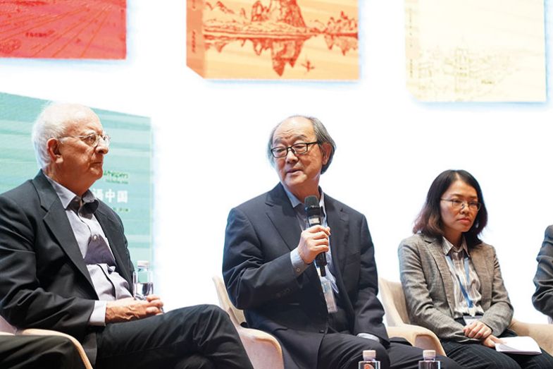 Author David Walker and translator Li Yao in conversation