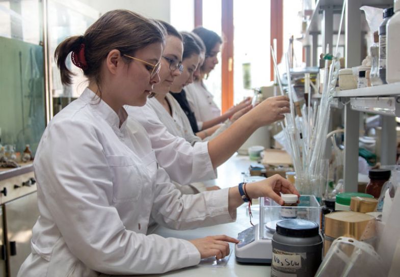 Samara Polytech chemistry laboratory