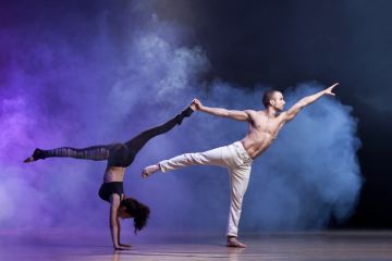 Contemporary dancers
