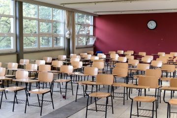 Empty chairs illustrating drop in enrolment at English language school in the UK