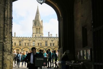 Entrance of St Mary the Virgin church in Oxford