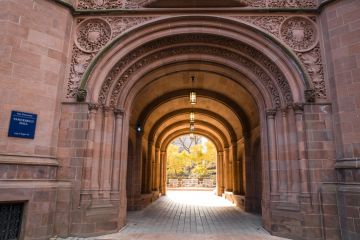 Yale University at the arched gate at Vanderbilt Hall