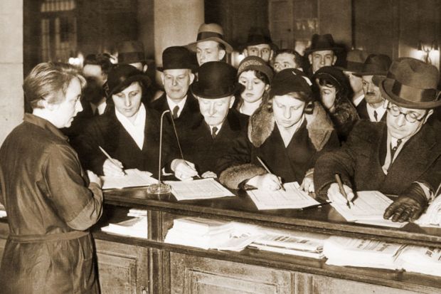 Crowd signing President Hindenburg petition