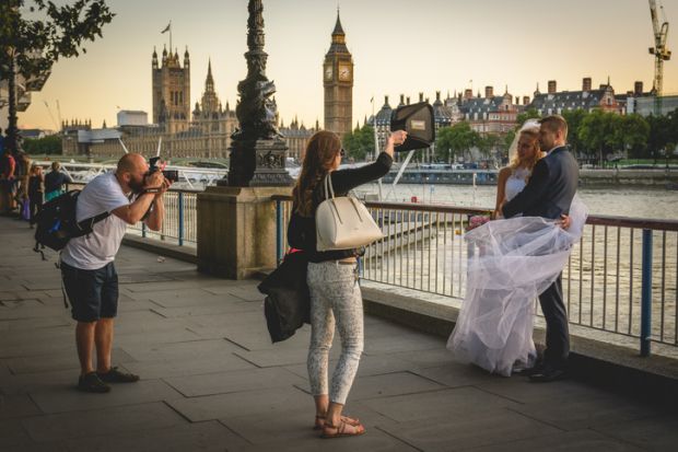 Wedding photo shooting on the South Bank