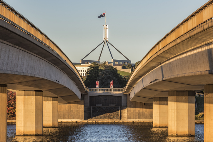 Australian student caps thwarted as parliamentary defeat looms